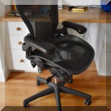 F22. Herman Miller desk chair. 